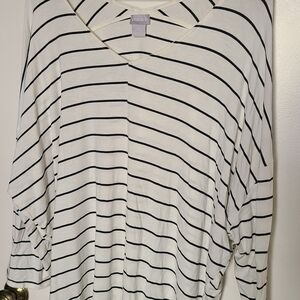 Chico's Relaxed Black and White 3/4 Sleeve Blouse